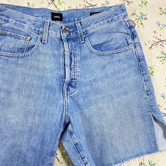 EDWIN Denim Short Cai 7-inch Inseam Light Wash Blue Sz 28 Raw Hem High Rise Boho - Picture 2 of 9